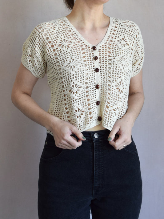 vintage 1970s short sleeve top in cream crochet